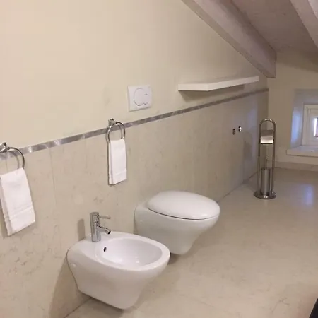 Residenza Virgiliana Con Terrazza-centro Storico Apartmán Mantova